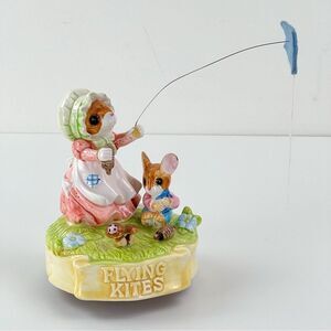 1984 Gorham VINTAGE Mouse Tales FLYING KITES Music Box Priscilla Hillman